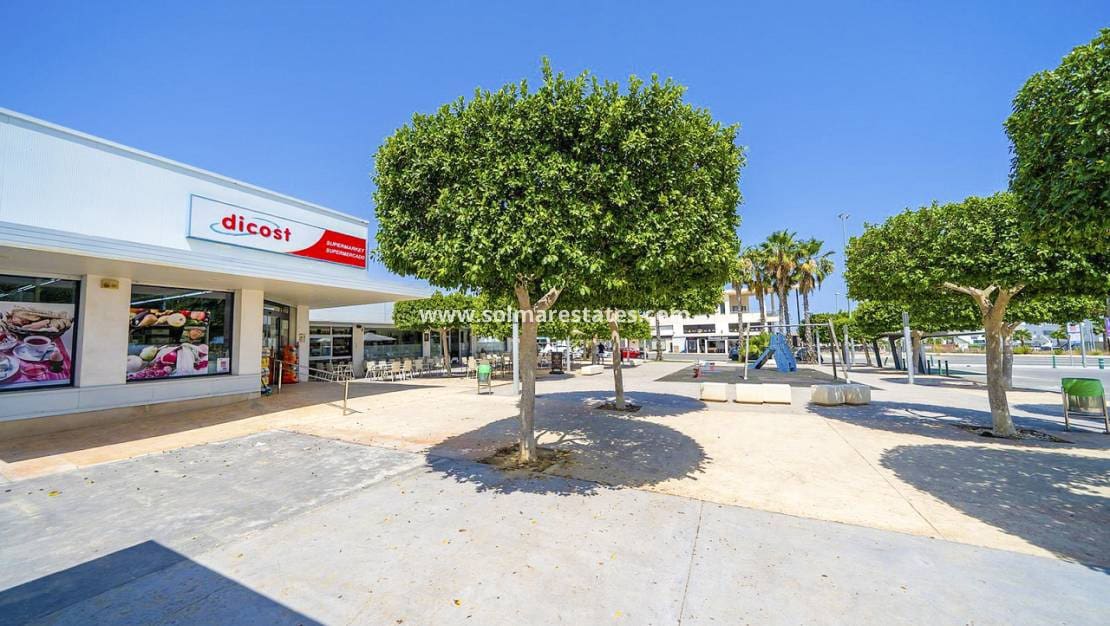 2 bedroom Apartment for sale in Los Montesinos with pool - € 135,000 (Ref: 9805415)