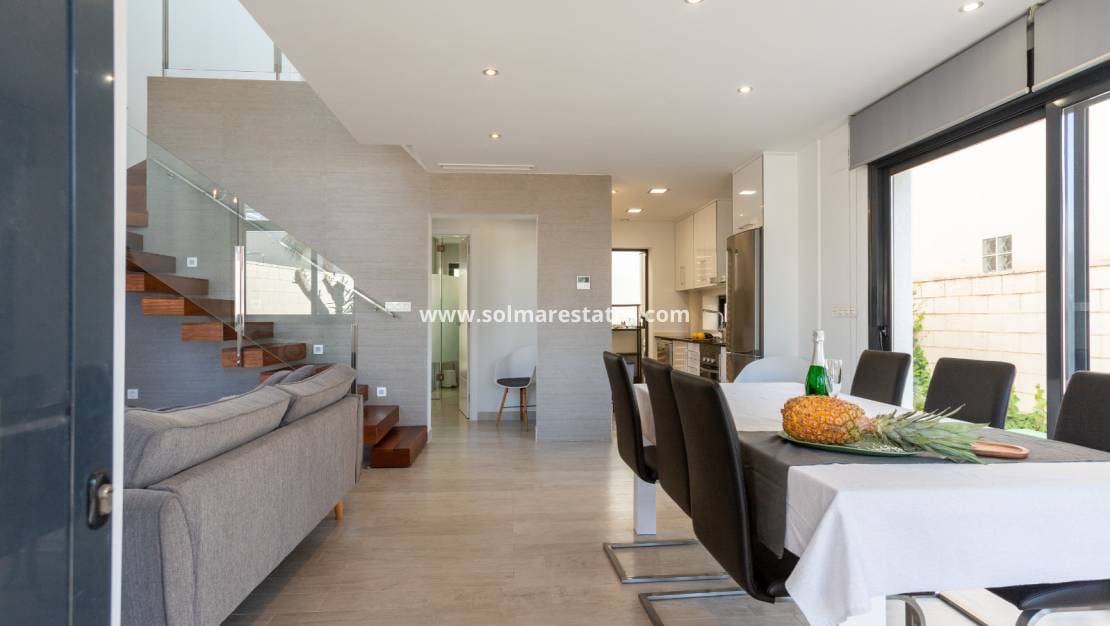 3 chambre Villa/Maison à vendre à Dona Pepa avec piscine - 395 000 € (Ref: 9806961)