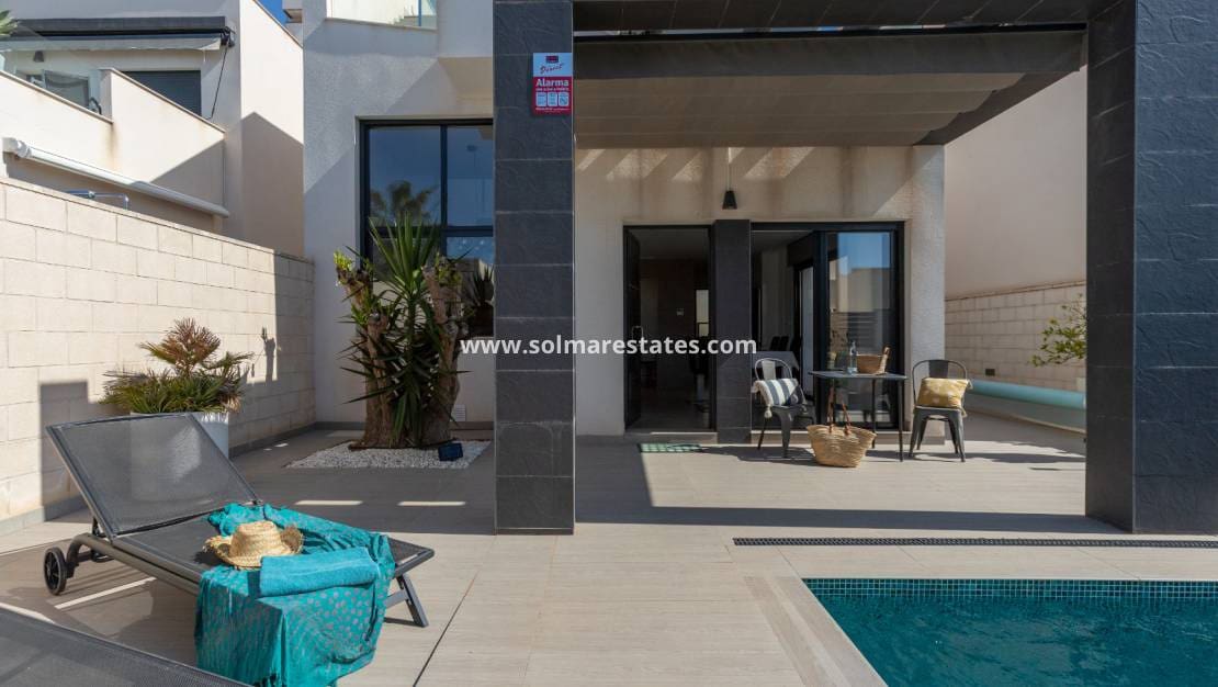 3 chambre Villa/Maison à vendre à Dona Pepa avec piscine - 395 000 € (Ref: 9806961)