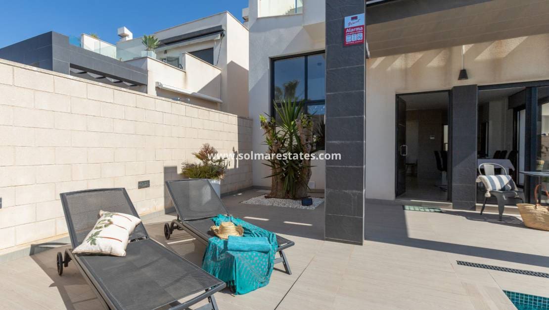 3 chambre Villa/Maison à vendre à Dona Pepa avec piscine - 395 000 € (Ref: 9806961)