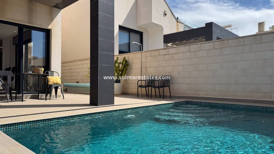 3 chambre Villa/Maison à vendre à Dona Pepa avec piscine - 395 000 € (Ref: 9806961)