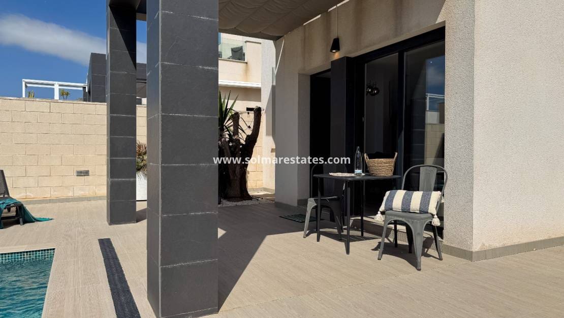 3 chambre Villa/Maison à vendre à Dona Pepa avec piscine - 395 000 € (Ref: 9806961)