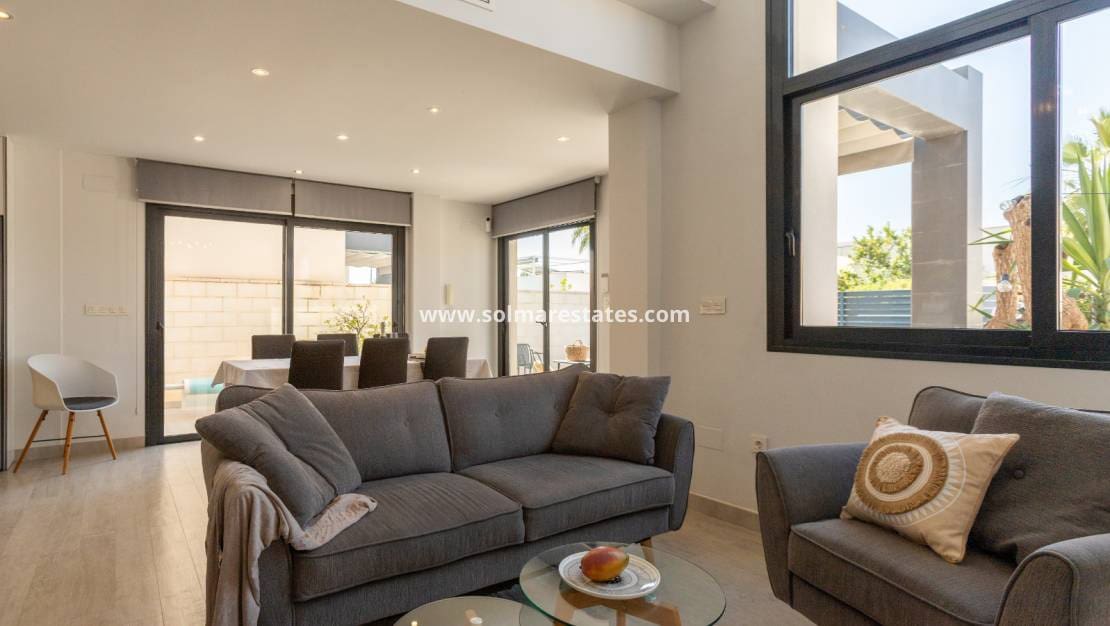 3 chambre Villa/Maison à vendre à Dona Pepa avec piscine - 395 000 € (Ref: 9806961)