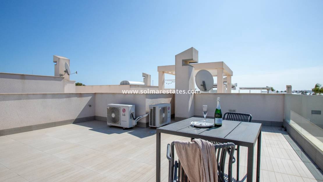 3 chambre Villa/Maison à vendre à Dona Pepa avec piscine - 395 000 € (Ref: 9806961)