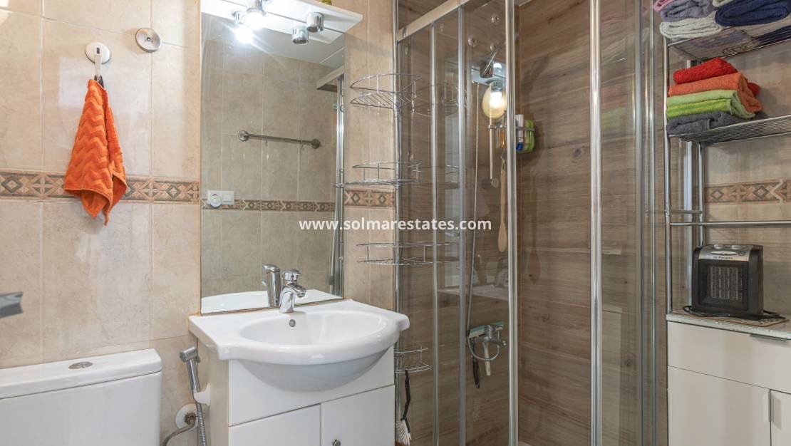 1 quarto Apartamento para venda em Los Balcones com piscina - 125 000 € (Ref: 9806962)