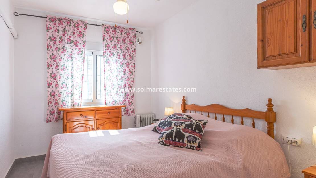 1 quarto Apartamento para venda em Los Balcones com piscina - 125 000 € (Ref: 9806962)