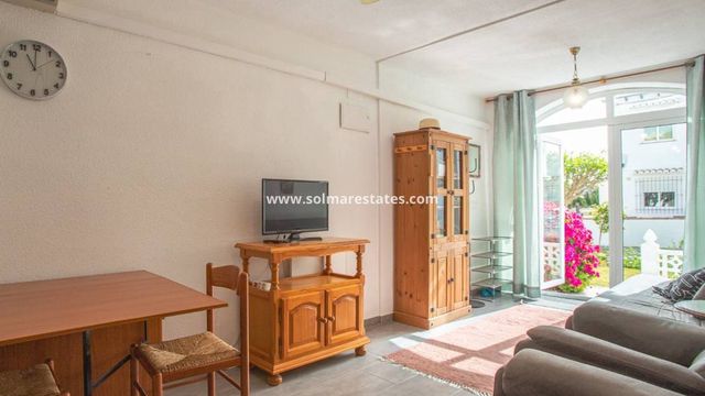 1 slaapkamer Appartement te koop in Los Balcones met zwembad - € 115.000 (Ref: 9806962)