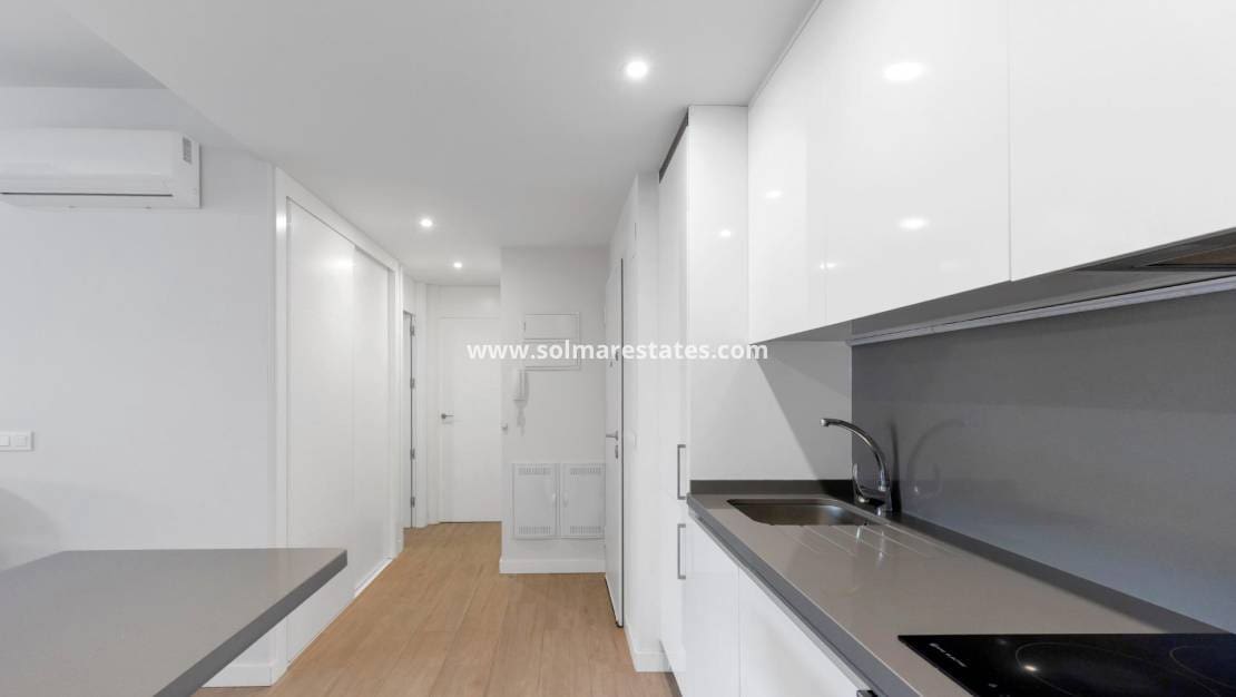 2 sypialnia Apartament na sprzedaż w Villamartin z basenem - 275 000 € (Ref: 9806963)