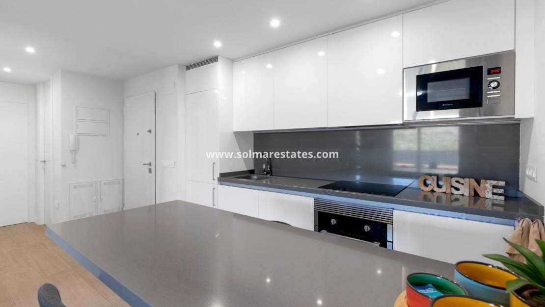 2 sypialnia Apartament na sprzedaż w Villamartin z basenem - 275 000 € (Ref: 9806963)