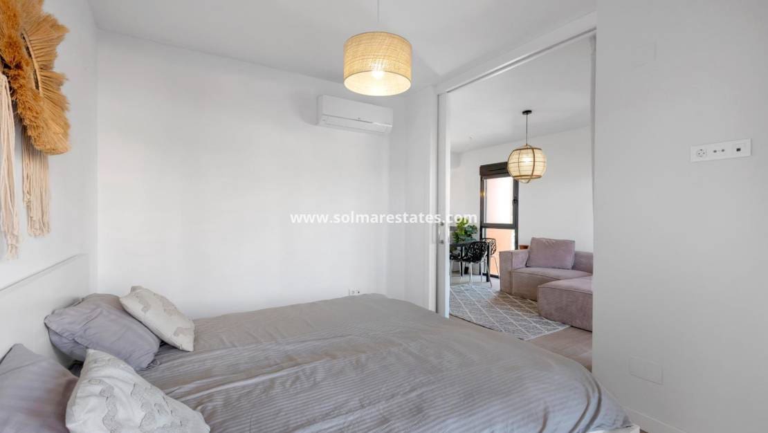 2 sypialnia Apartament na sprzedaż w Villamartin z basenem - 275 000 € (Ref: 9806963)