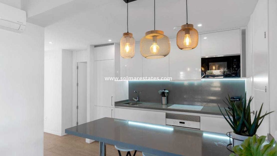 2 sypialnia Apartament na sprzedaż w Villamartin z basenem - 275 000 € (Ref: 9806963)