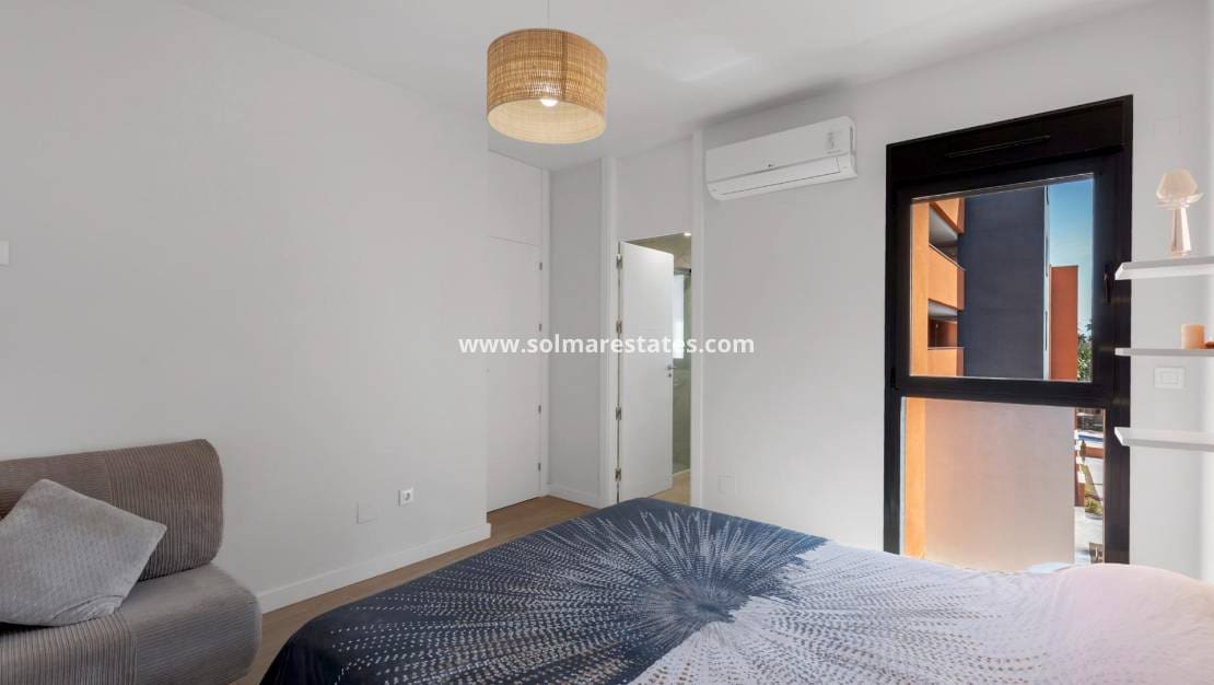 2 sypialnia Apartament na sprzedaż w Villamartin z basenem - 275 000 € (Ref: 9806963)