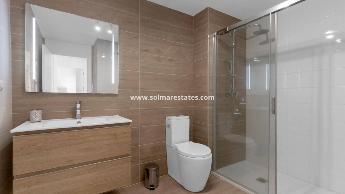 2 sypialnia Apartament na sprzedaż w Villamartin z basenem - 275 000 € (Ref: 9806963)