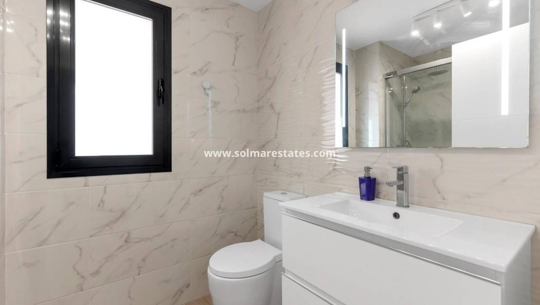 2 sypialnia Apartament na sprzedaż w Villamartin z basenem - 275 000 € (Ref: 9806963)