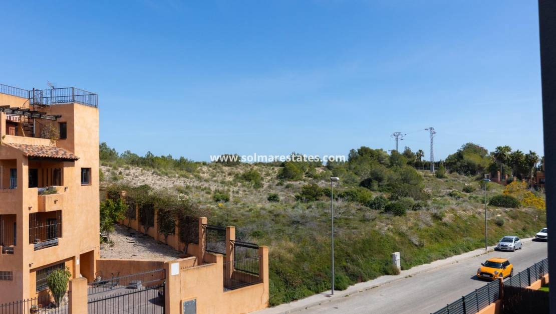 2 sypialnia Apartament na sprzedaż w Villamartin z basenem - 275 000 € (Ref: 9806963)