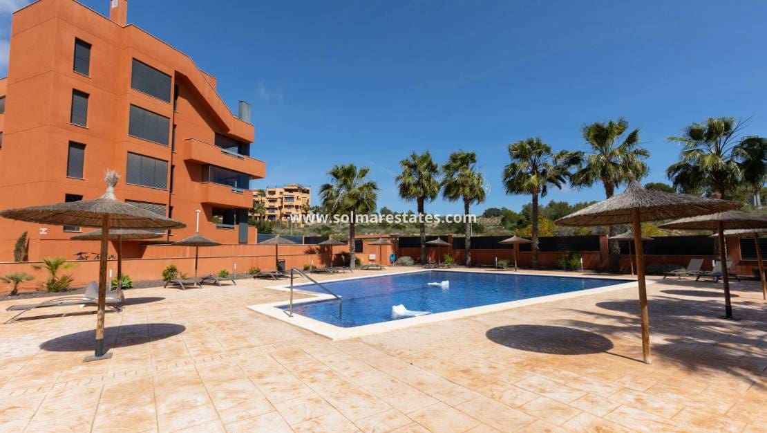 2 sypialnia Apartament na sprzedaż w Villamartin z basenem - 275 000 € (Ref: 9806963)