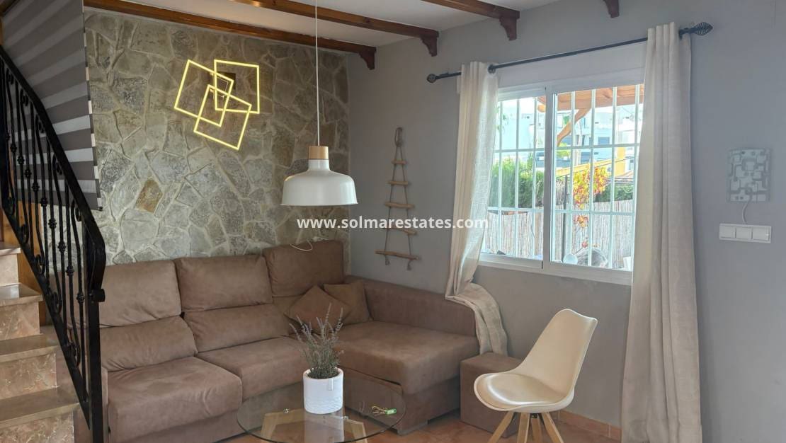 Casa de 3 habitaciones en Algorfa en venta con piscina - 220.000 € (Ref: 9806964)