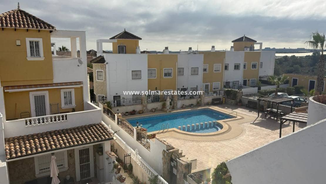 Casa de 3 habitaciones en Algorfa en venta con piscina - 220.000 € (Ref: 9806964)