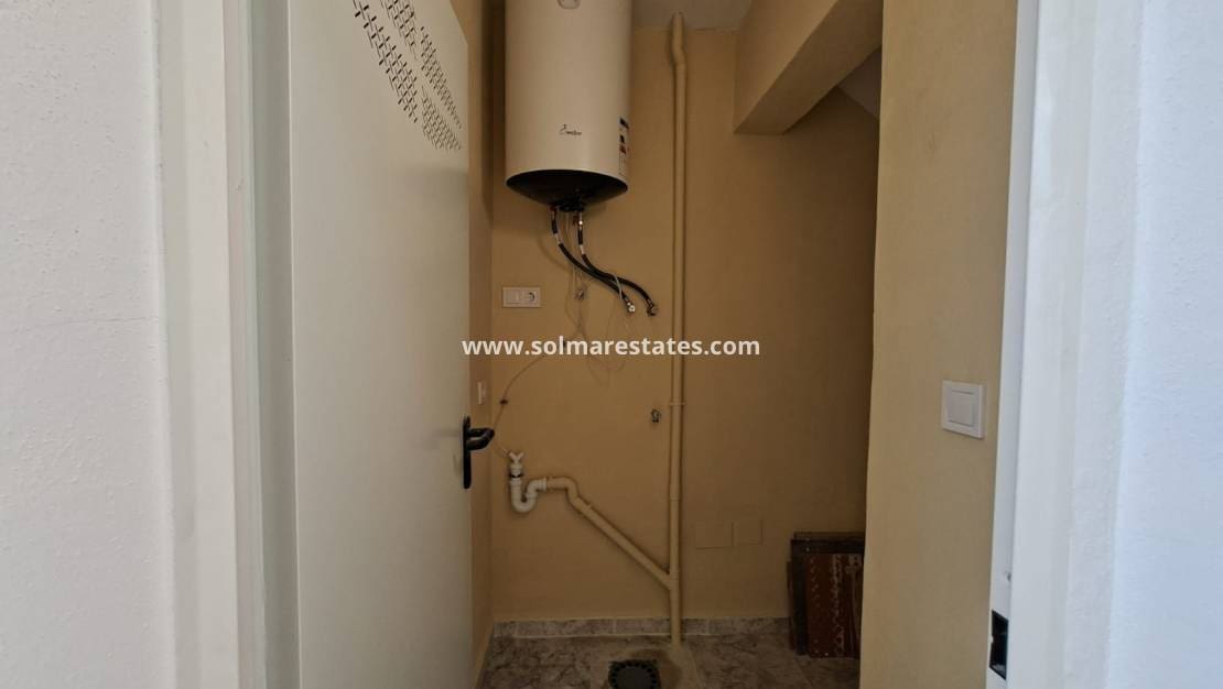 2 Zimmer Apartment zu verkaufen in Playa Flamenca mit Pool - 179.000 € (Ref: 9808563)