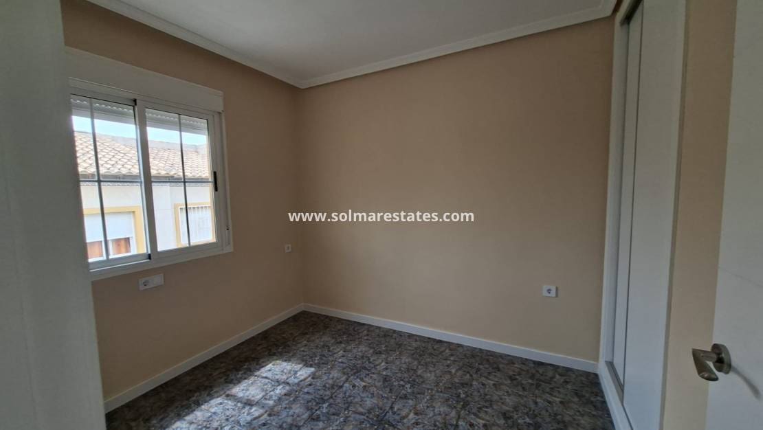 2 Zimmer Apartment zu verkaufen in Playa Flamenca mit Pool - 179.000 € (Ref: 9808563)