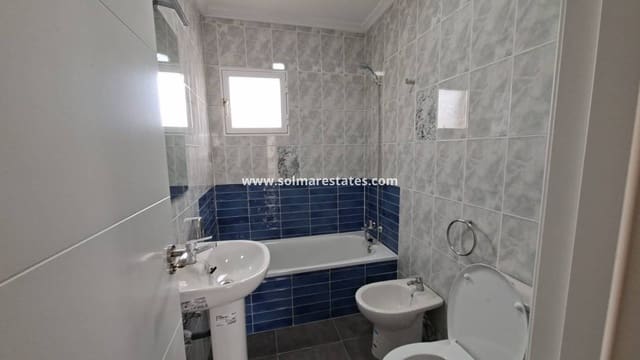 2 Zimmer Apartment zu verkaufen in Playa Flamenca, Orihuela mit Pool - 179.000 € (Ref: 9808563)