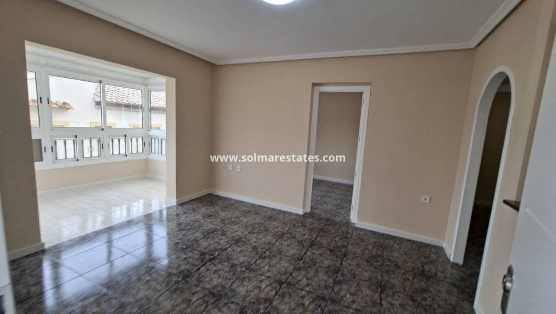 2 Zimmer Apartment zu verkaufen in Playa Flamenca mit Pool - 179.000 € (Ref: 9808563)