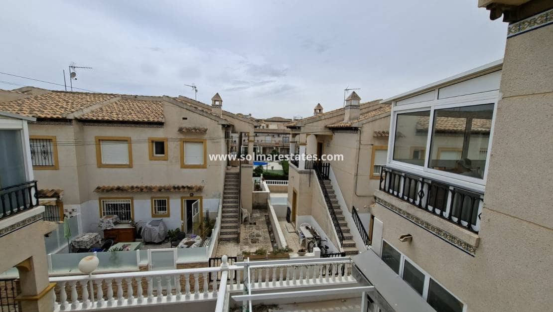 2 Zimmer Apartment zu verkaufen in Playa Flamenca mit Pool - 179.000 € (Ref: 9808563)