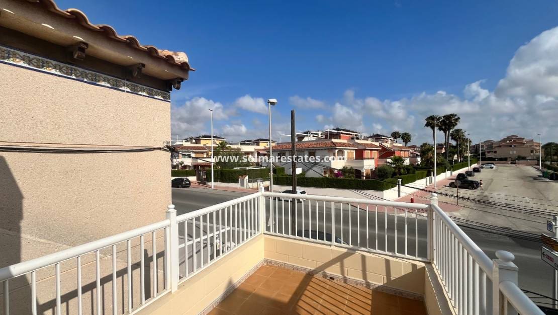 2 soverom Leilighet til salgs i Playa Flamenca med svømmebasseng - € 169 000 (Ref: 9808563)
