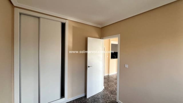 2 slaapkamer Appartement te koop in Playa Flamenca, Orihuela met zwembad - € 179.000 (Ref: 9808563)
