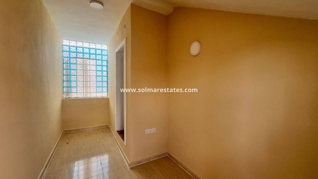 2 soverom Leilighet til salgs i Playa Flamenca med svømmebasseng - € 169 000 (Ref: 9808563)