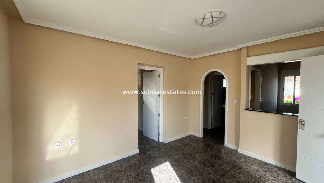 2 soverom Leilighet til salgs i Playa Flamenca med svømmebasseng - € 169 000 (Ref: 9808563)