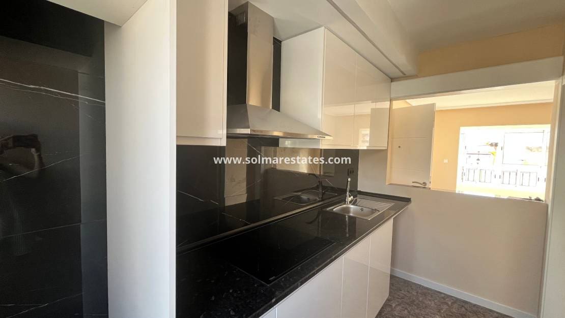 2 soverom Leilighet til salgs i Playa Flamenca med svømmebasseng - € 169 000 (Ref: 9808563)