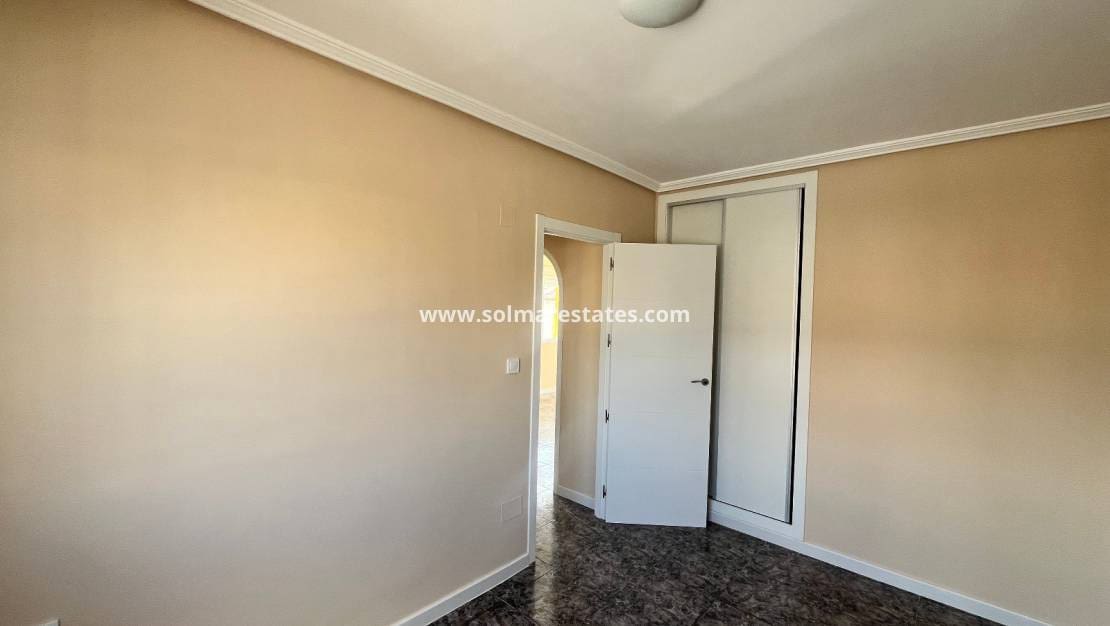 2 soverom Leilighet til salgs i Playa Flamenca med svømmebasseng - € 169 000 (Ref: 9808563)