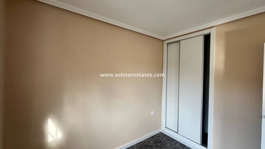 2 soverom Leilighet til salgs i Playa Flamenca med svømmebasseng - € 169 000 (Ref: 9808563)