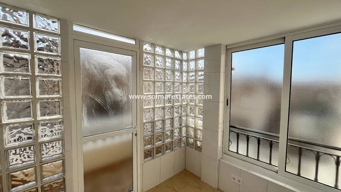 2 soverom Leilighet til salgs i Playa Flamenca med svømmebasseng - € 169 000 (Ref: 9808563)