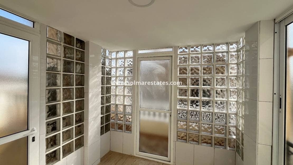 2 soverom Leilighet til salgs i Playa Flamenca med svømmebasseng - € 169 000 (Ref: 9808563)