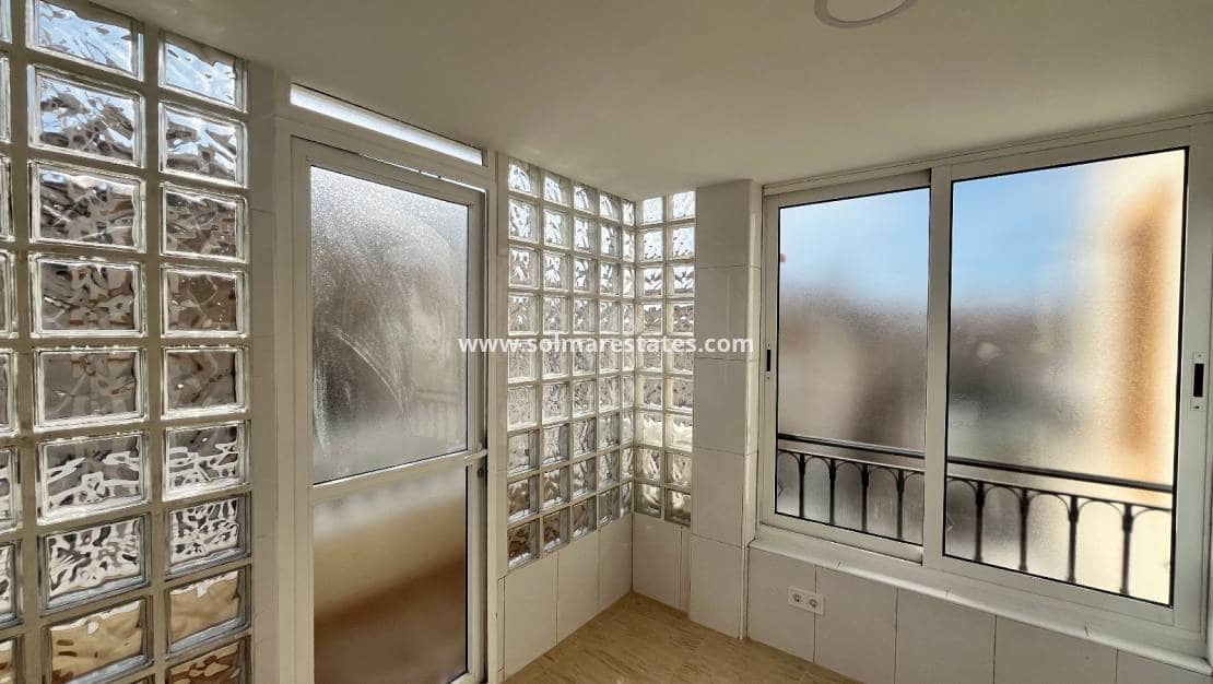 2 soverom Leilighet til salgs i Playa Flamenca med svømmebasseng - € 169 000 (Ref: 9808563)