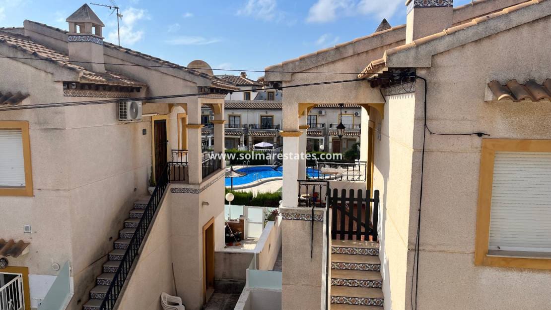 2 soverom Leilighet til salgs i Playa Flamenca med svømmebasseng - € 169 000 (Ref: 9808563)