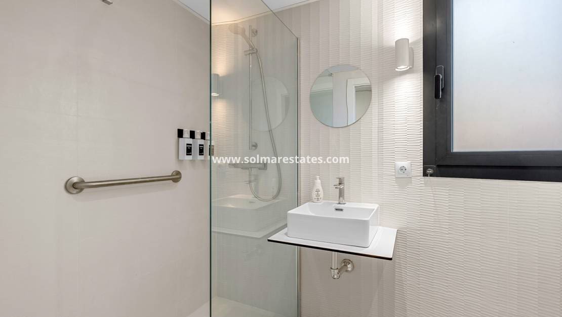 3 sovrum Lägenhet till salu i Campoamor med pool - 349 000 € (Ref: 9814708)