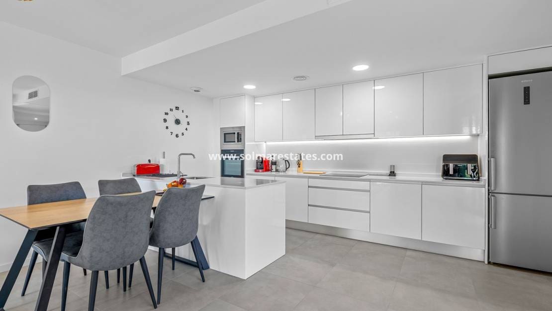 3 sovrum Lägenhet till salu i Campoamor med pool - 349 000 € (Ref: 9814708)