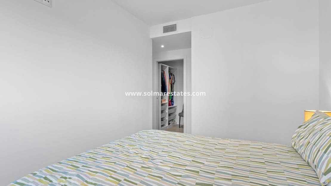 3 sovrum Lägenhet till salu i Campoamor med pool - 349 000 € (Ref: 9814708)