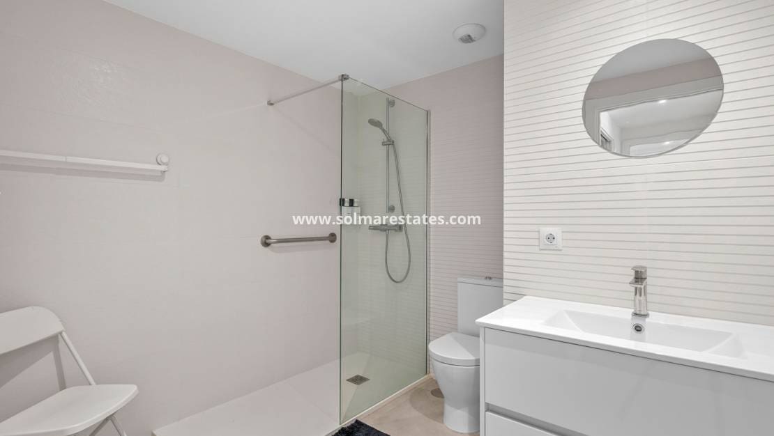 3 sovrum Lägenhet till salu i Campoamor med pool - 349 000 € (Ref: 9814708)