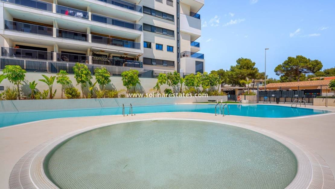 3 sovrum Lägenhet till salu i Campoamor med pool - 349 000 € (Ref: 9814708)