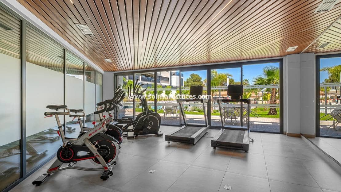 3 sovrum Lägenhet till salu i Campoamor med pool - 349 000 € (Ref: 9814708)