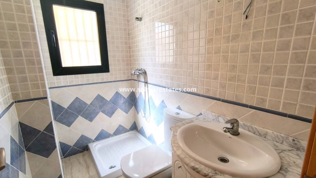 2 slaapkamer Halfvrijstaande villa te koop in Ciudad Quesada met zwembad - € 229.950 (Ref: 9814709)