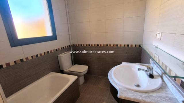 2 slaapkamer Halfvrijstaande villa te koop in Ciudad Quesada, Rojales met zwembad - € 229.950 (Ref: 9814709)