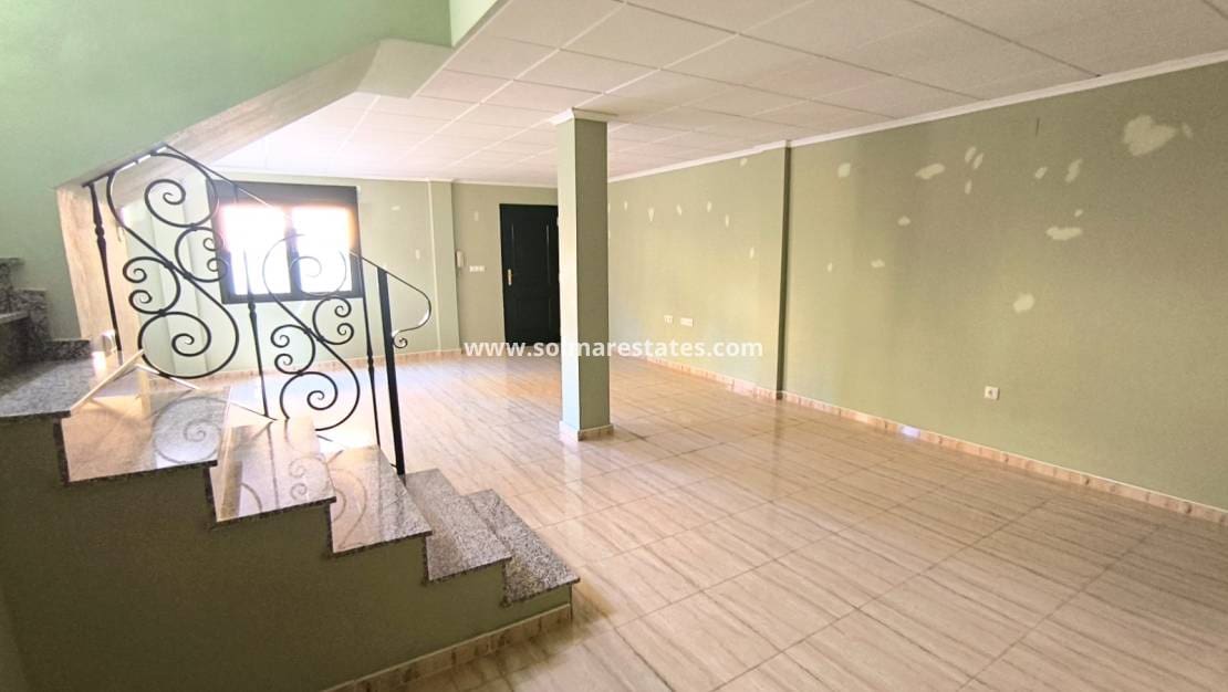 2 slaapkamer Halfvrijstaande villa te koop in Ciudad Quesada met zwembad - € 229.950 (Ref: 9814709)