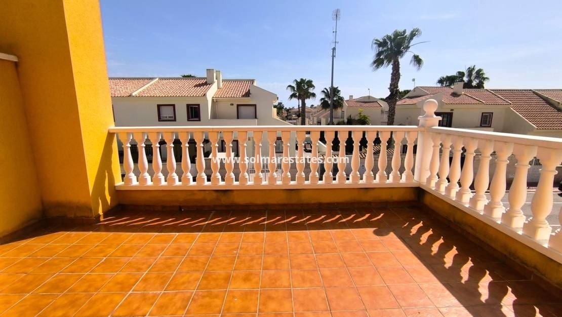 2 slaapkamer Halfvrijstaande villa te koop in Ciudad Quesada met zwembad - € 229.950 (Ref: 9814709)