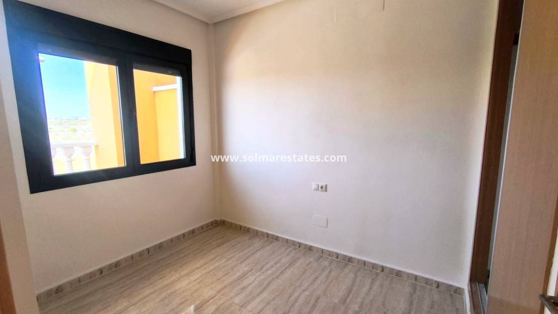3 slaapkamer Halfvrijstaande villa te koop in Ciudad Quesada met zwembad - € 249.950 (Ref: 9814710)