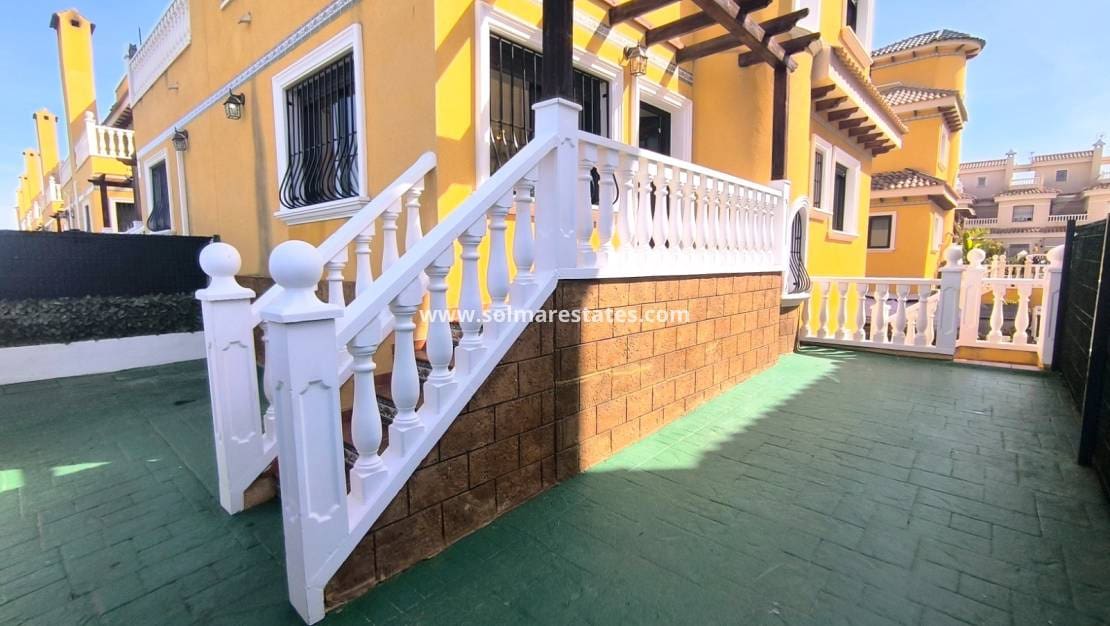 3 slaapkamer Halfvrijstaande villa te koop in Ciudad Quesada met zwembad - € 249.950 (Ref: 9814710)